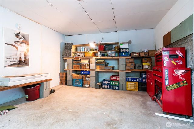 908 N 102nd, Seattle, WA 98133