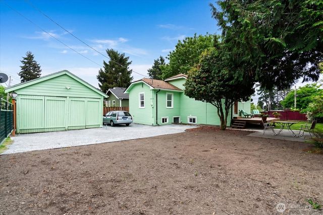 908 N 102nd, Seattle, WA 98133