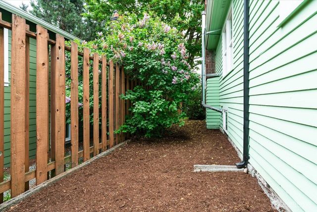 908 N 102nd, Seattle, WA 98133