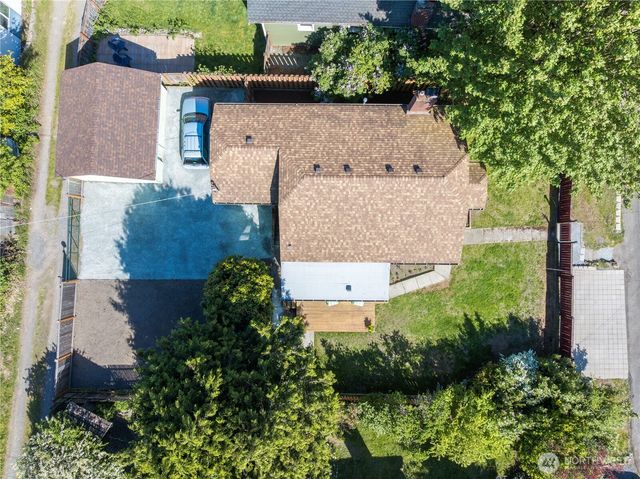 908 N 102nd, Seattle, WA 98133