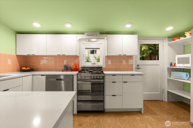 908 N 102nd, Seattle, WA 98133