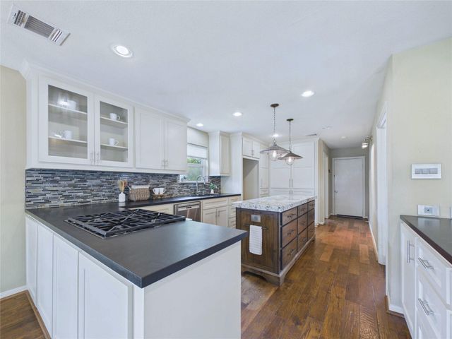 1010 Baronridge Drive, Seabrook, TX 77586