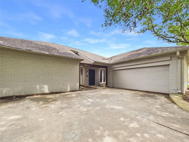 1010 Baronridge Drive, Seabrook, TX 77586