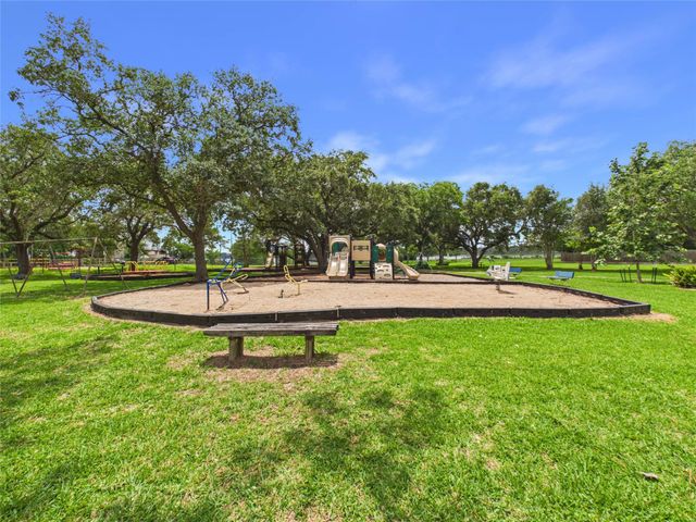 1010 Baronridge Drive, Seabrook, TX 77586