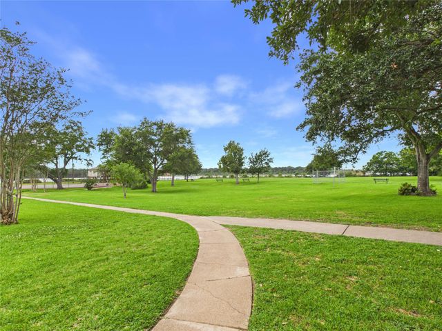1010 Baronridge Drive, Seabrook, TX 77586