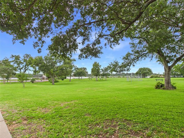 1010 Baronridge Drive, Seabrook, TX 77586
