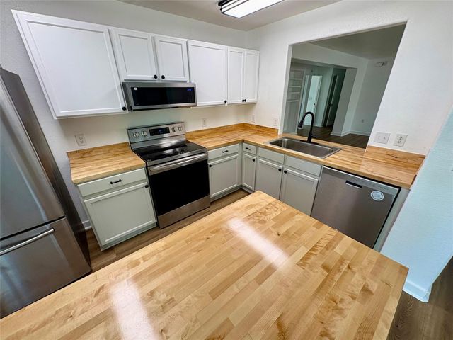 8003 Bannock LN, Austin, TX 78747