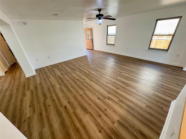 8003 Bannock LN, Austin, TX 78747