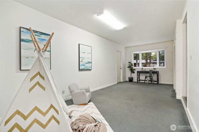 24705 SE 31st Place, Sammamish, WA 98075