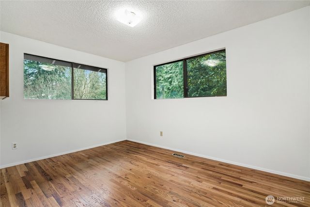 24705 SE 31st Place, Sammamish, WA 98075