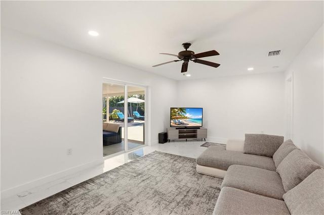 6055 Macbeth LN, Fort Myers, FL 33908