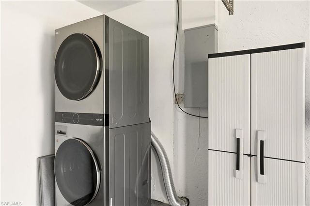 6055 Macbeth LN, Fort Myers, FL 33908