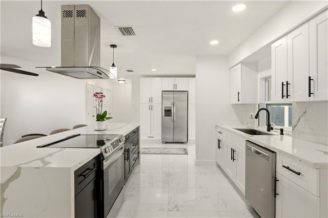 6055 Macbeth LN, Fort Myers, FL 33908