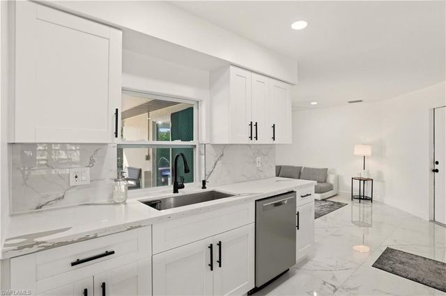 6055 Macbeth LN, Fort Myers, FL 33908