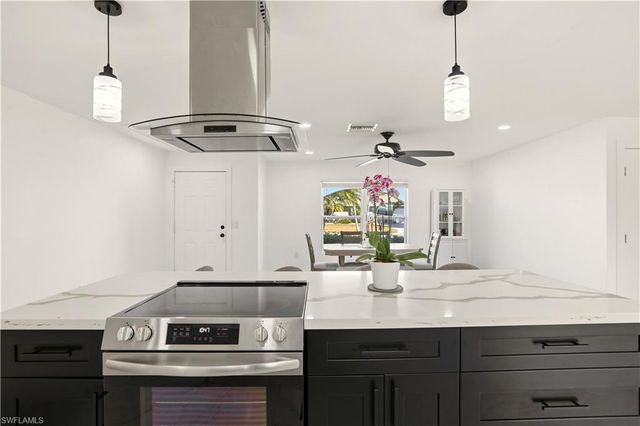 6055 Macbeth LN, Fort Myers, FL 33908