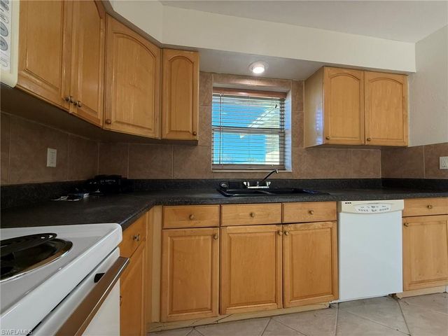 224 SE 3rd TER, Cape Coral, FL 33990