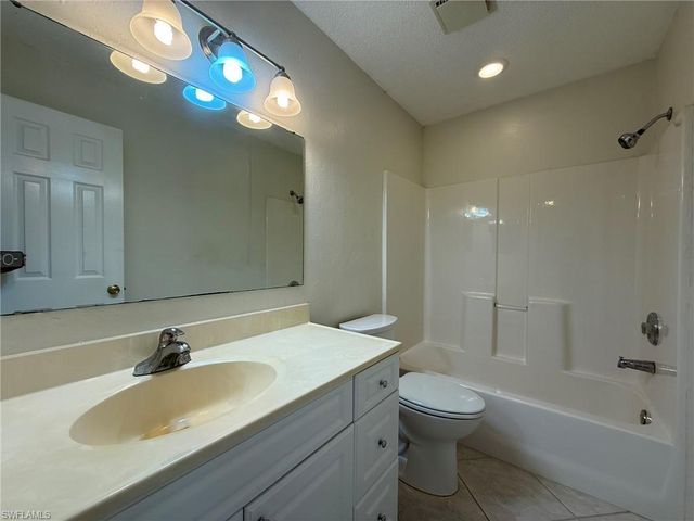 224 SE 3rd TER, Cape Coral, FL 33990