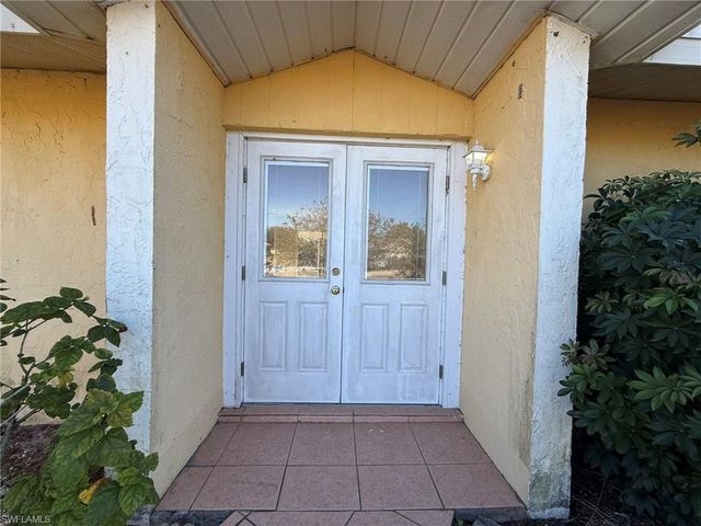 224 SE 3rd TER, Cape Coral, FL 33990