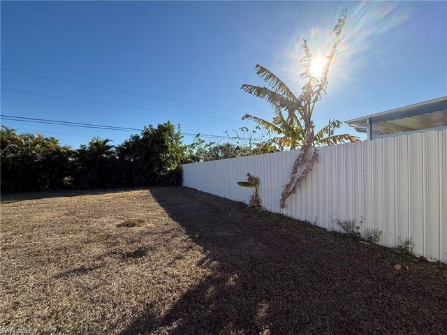 224 SE 3rd TER, Cape Coral, FL 33990