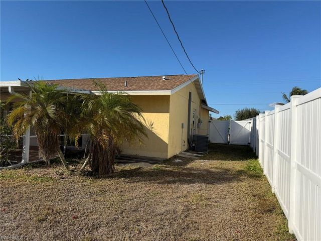 224 SE 3rd TER, Cape Coral, FL 33990