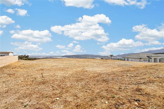 18655 Deercrest Estates, San Bernardino, CA 92407
