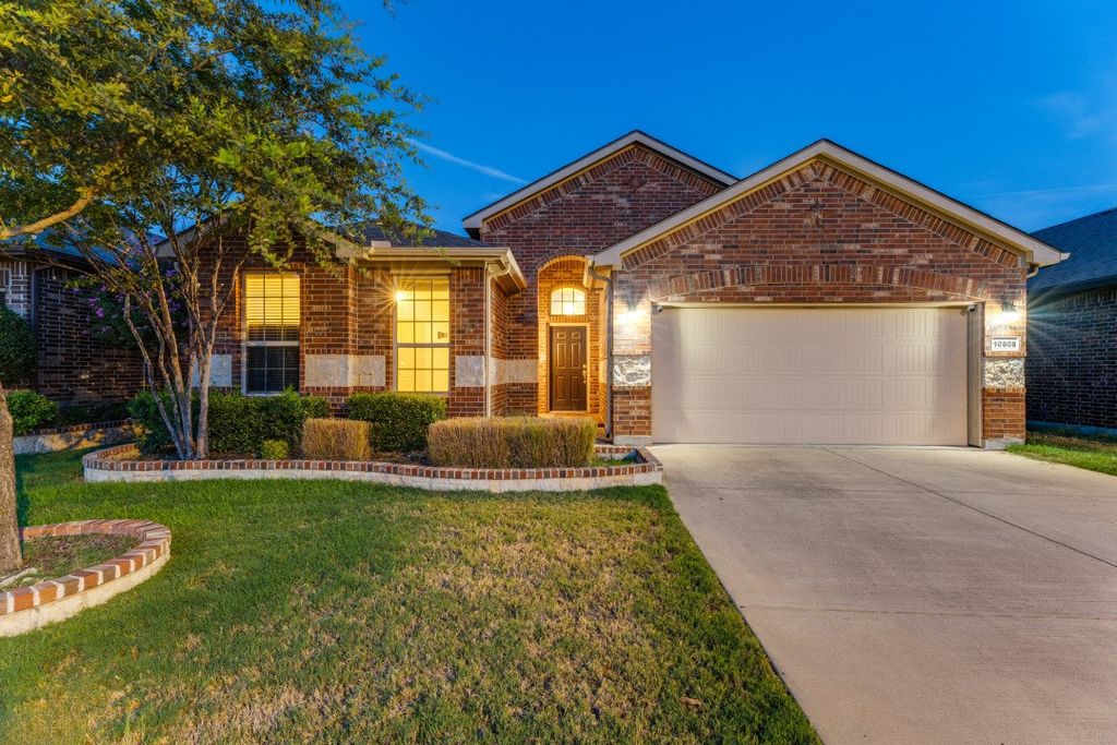 10808 Ersebrook Court, Fort Worth, TX 76052 — photo 2