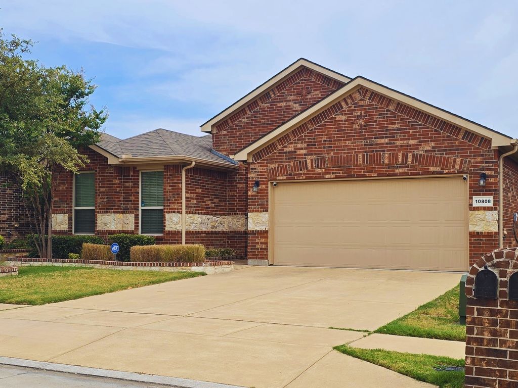 10808 Ersebrook Court, Fort Worth, TX 76052 — photo 3