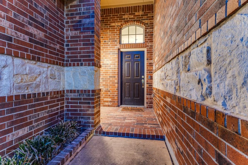 10808 Ersebrook Court, Fort Worth, TX 76052 — photo 4