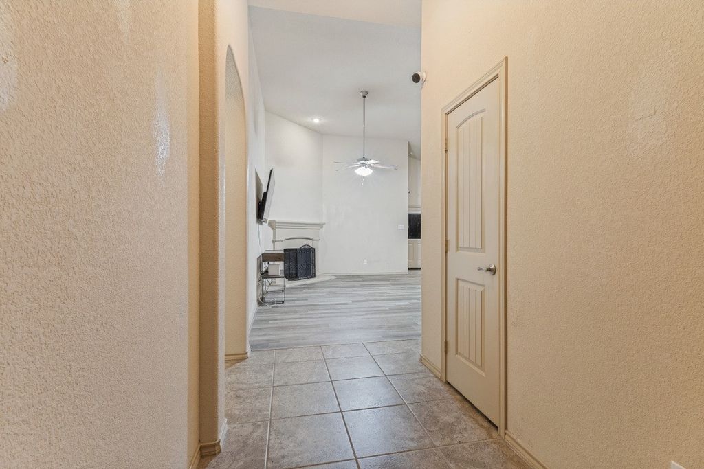 10808 Ersebrook Court, Fort Worth, TX 76052 — photo 5