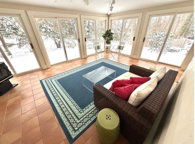 124 Pilgrim Rd, Wellesley, MA 02481