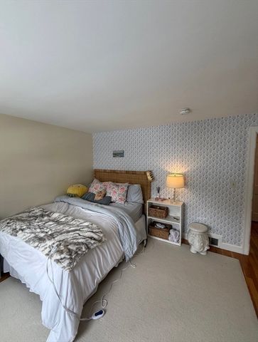 124 Pilgrim Rd, Wellesley, MA 02481