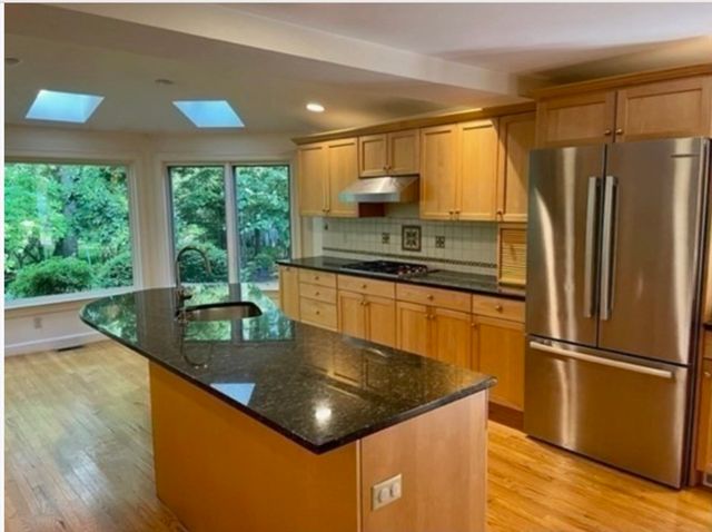 124 Pilgrim Rd, Wellesley, MA 02481