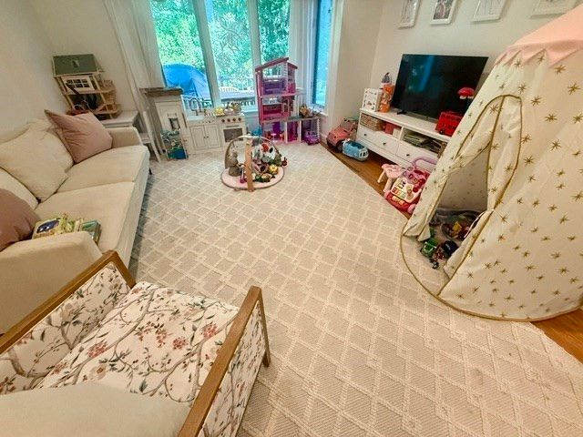 124 Pilgrim Rd, Wellesley, MA 02481