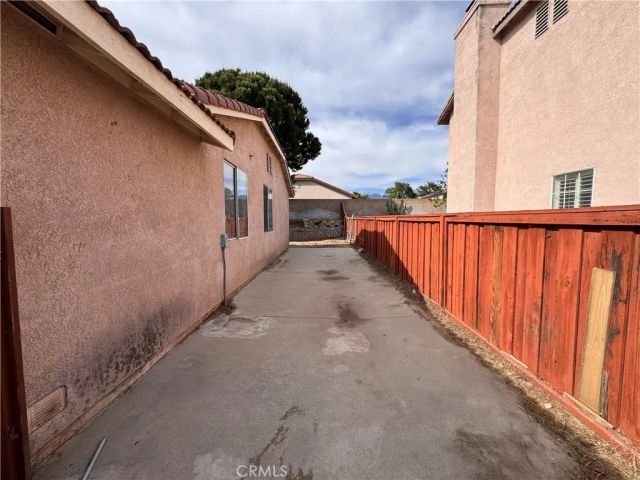 2014 W Dawnview Drive, Rialto, CA 92377