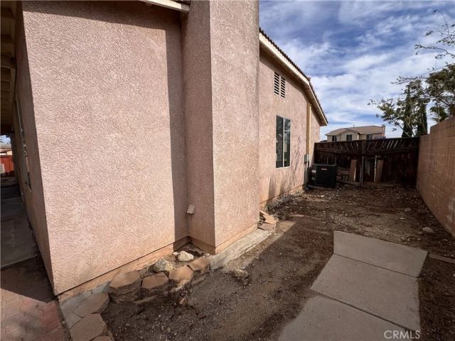 2014 W Dawnview Drive, Rialto, CA 92377