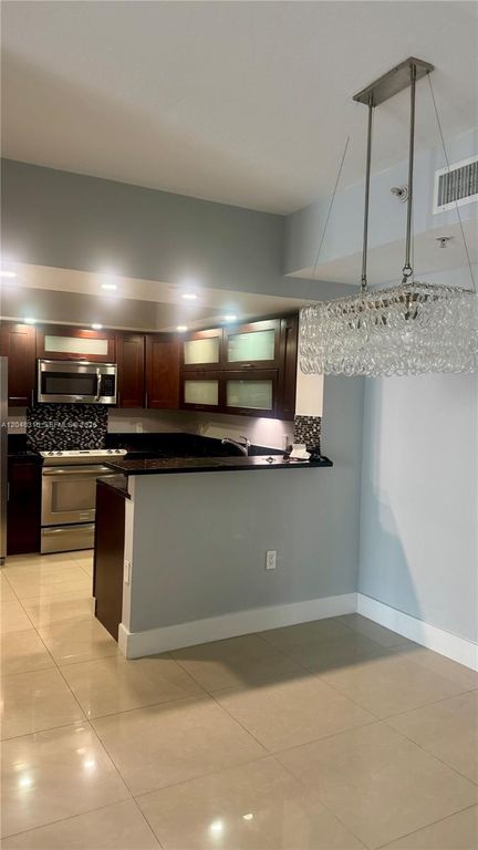 100 N Federal Hwy 1025, Fort Lauderdale, FL 33301