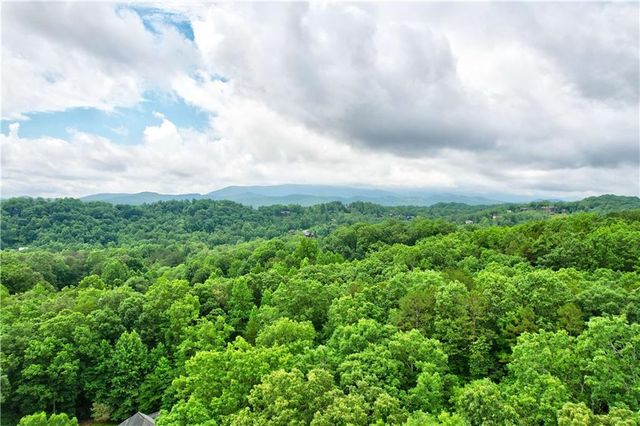 273 Oakawana Trail, Blue Ridge, GA 30513