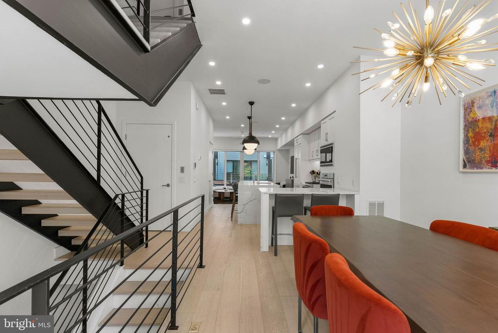 114 N CROSKEY ST, PHILADELPHIA, PA 19103 — photo 2