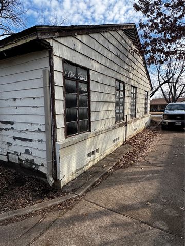 1740 Oakland Boulevard, Fort Worth, TX 76103