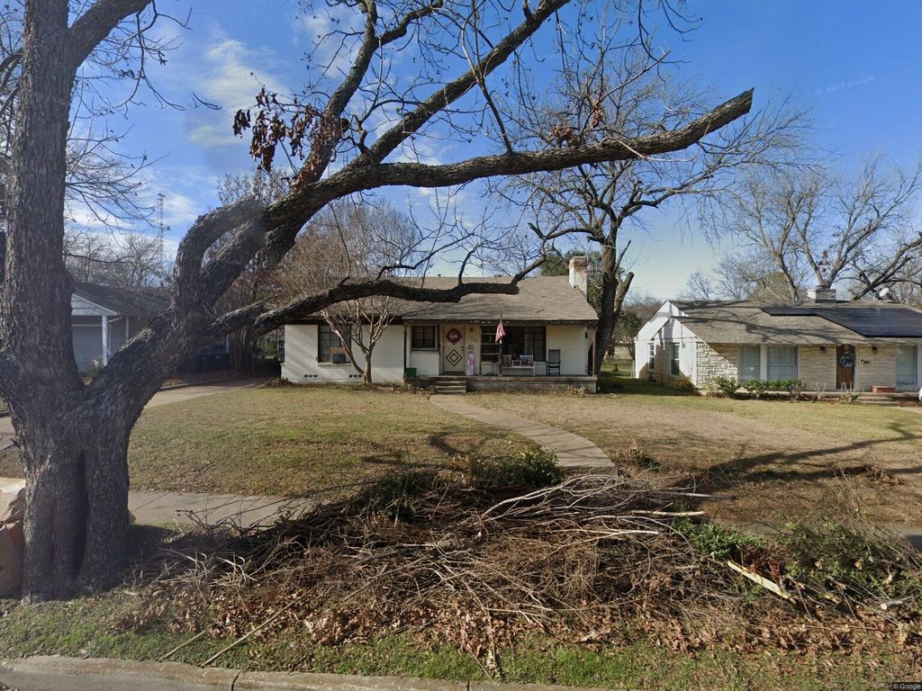 1740 Oakland Boulevard, Fort Worth, TX 76103