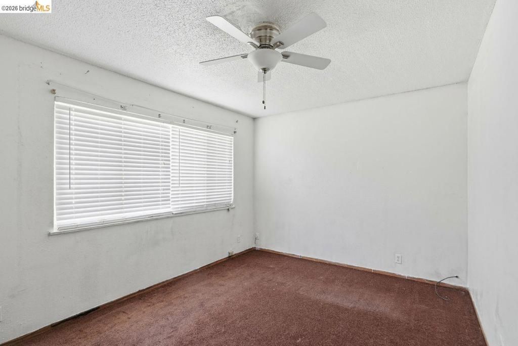 Image 14 of property listing at 933 41St St, Oakland, CA 94608