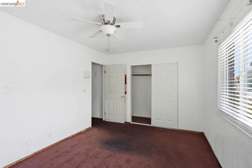 Image 15 of property listing at 933 41St St, Oakland, CA 94608