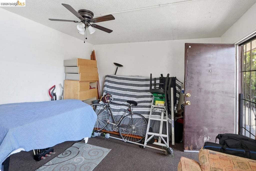 Image 34 of property listing at 933 41St St, Oakland, CA 94608