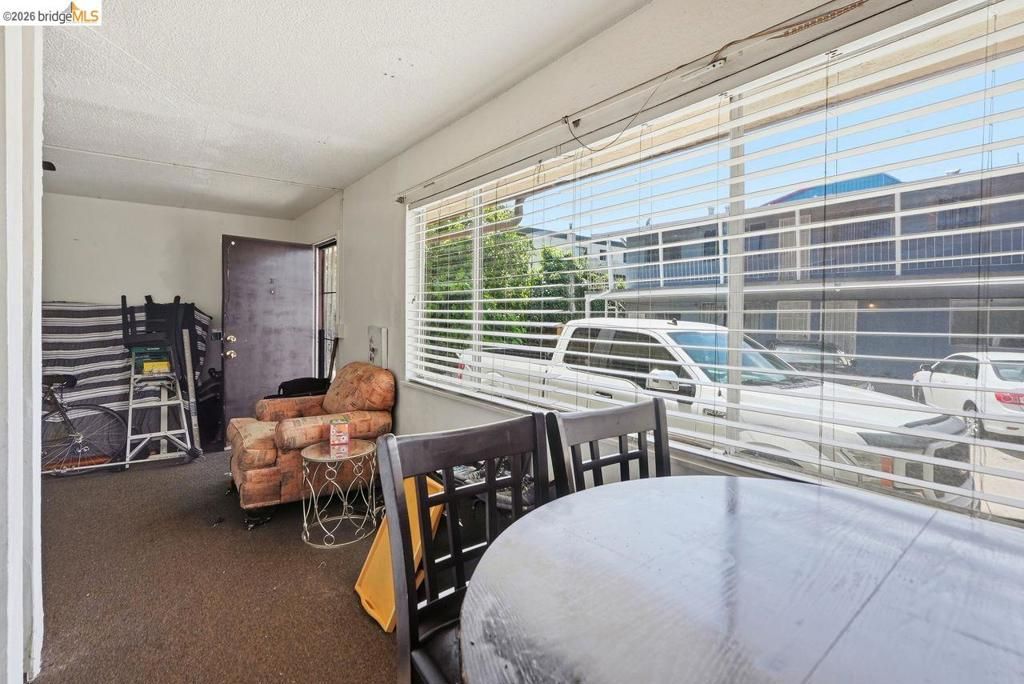 Image 36 of property listing at 933 41St St, Oakland, CA 94608