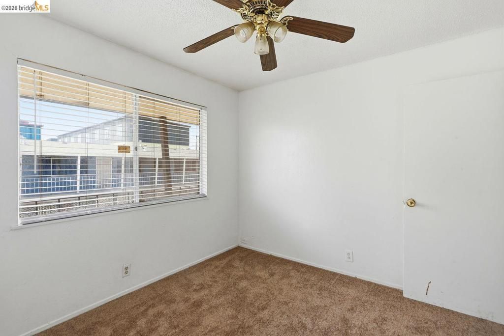 Image 40 of property listing at 933 41St St, Oakland, CA 94608