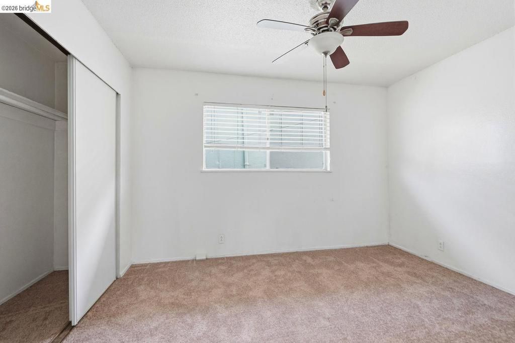 Image 41 of property listing at 933 41St St, Oakland, CA 94608