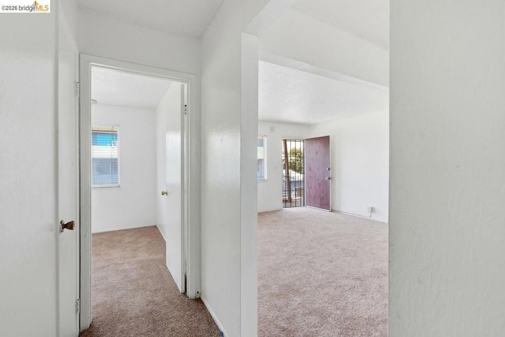 Image 44 of property listing at 933 41St St, Oakland, CA 94608