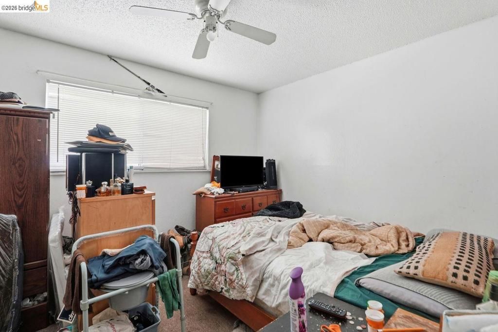 Image 45 of property listing at 933 41St St, Oakland, CA 94608