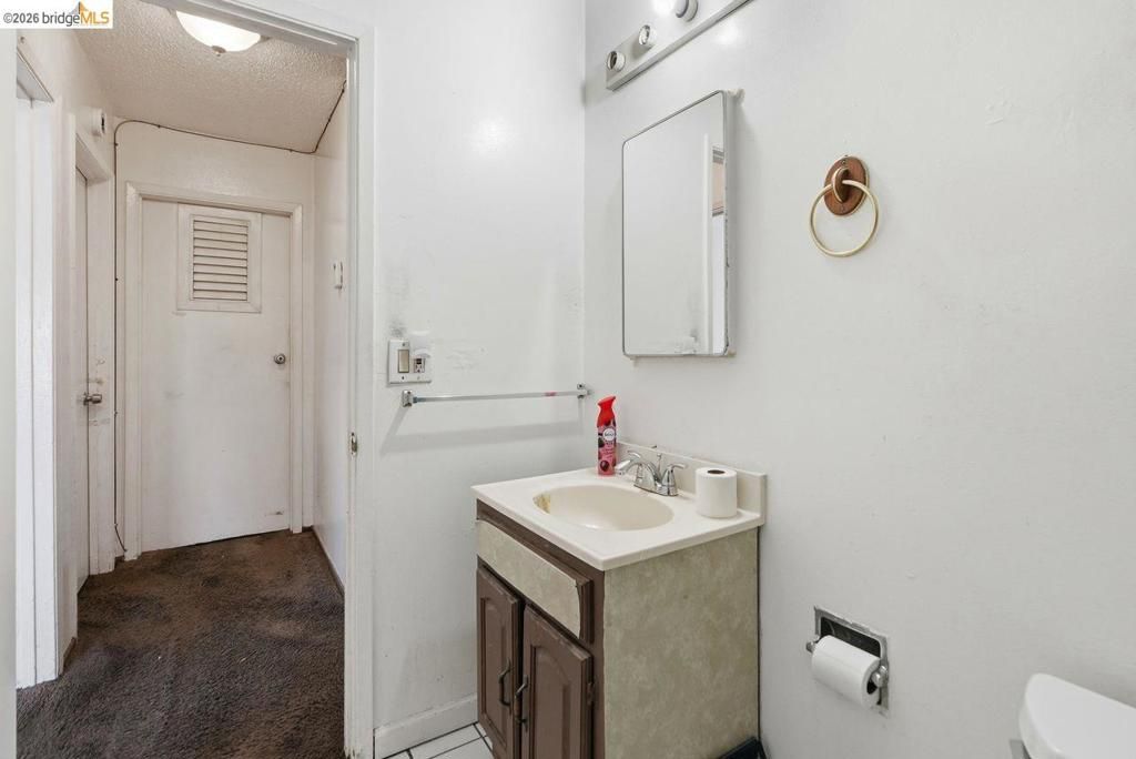 Image 49 of property listing at 933 41St St, Oakland, CA 94608