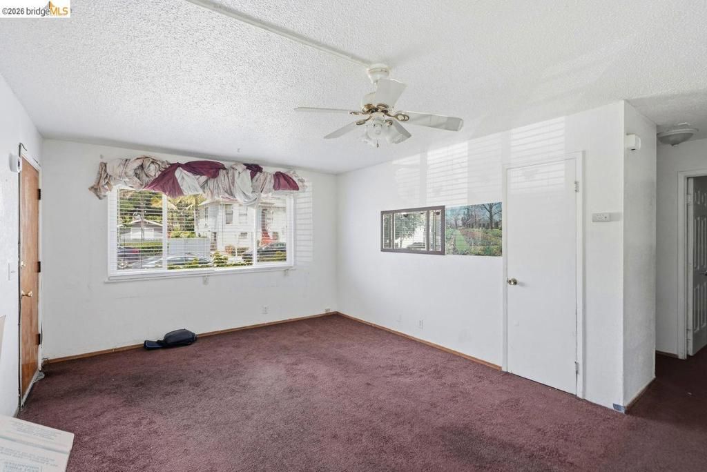 Image 5 of property listing at 933 41St St, Oakland, CA 94608